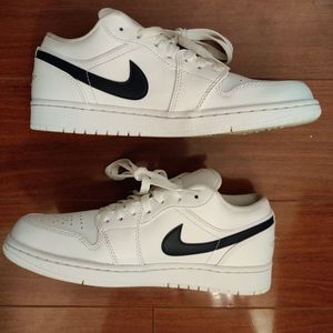 Nike Air Jordan 1 low white obsidian